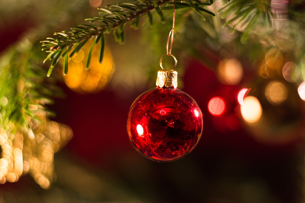 How to Organize Your Home’s Seasonal Decor